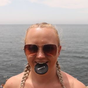 Meet your Posher, Kayla